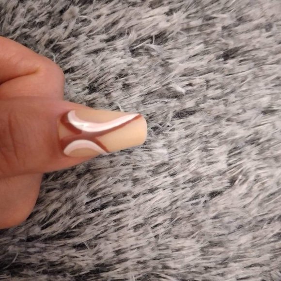 Nude/chocolate/vanilla swirl and  press on nails - Picture 2 of 10